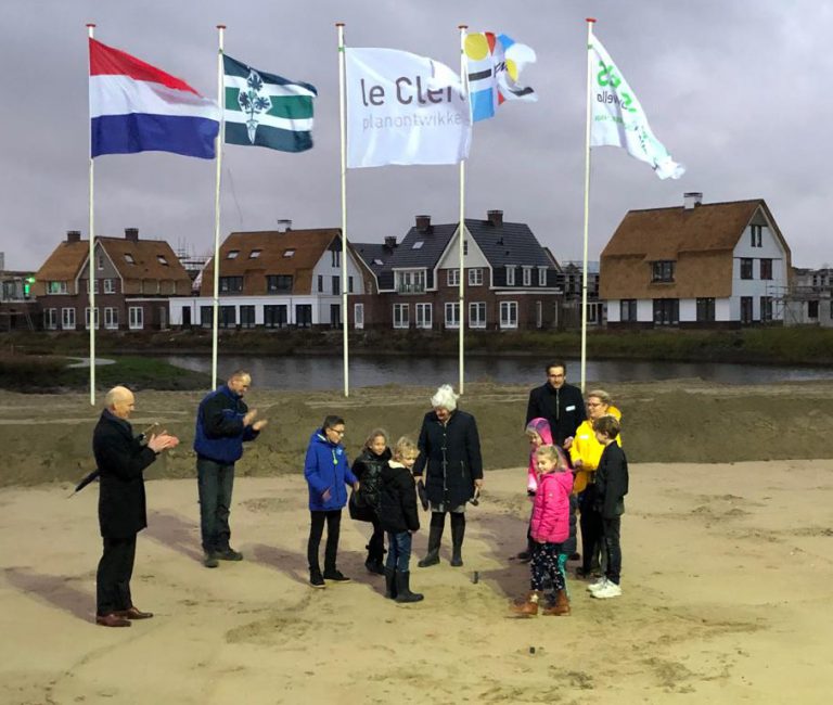 foto feestelijke handeling BOZ I[1]